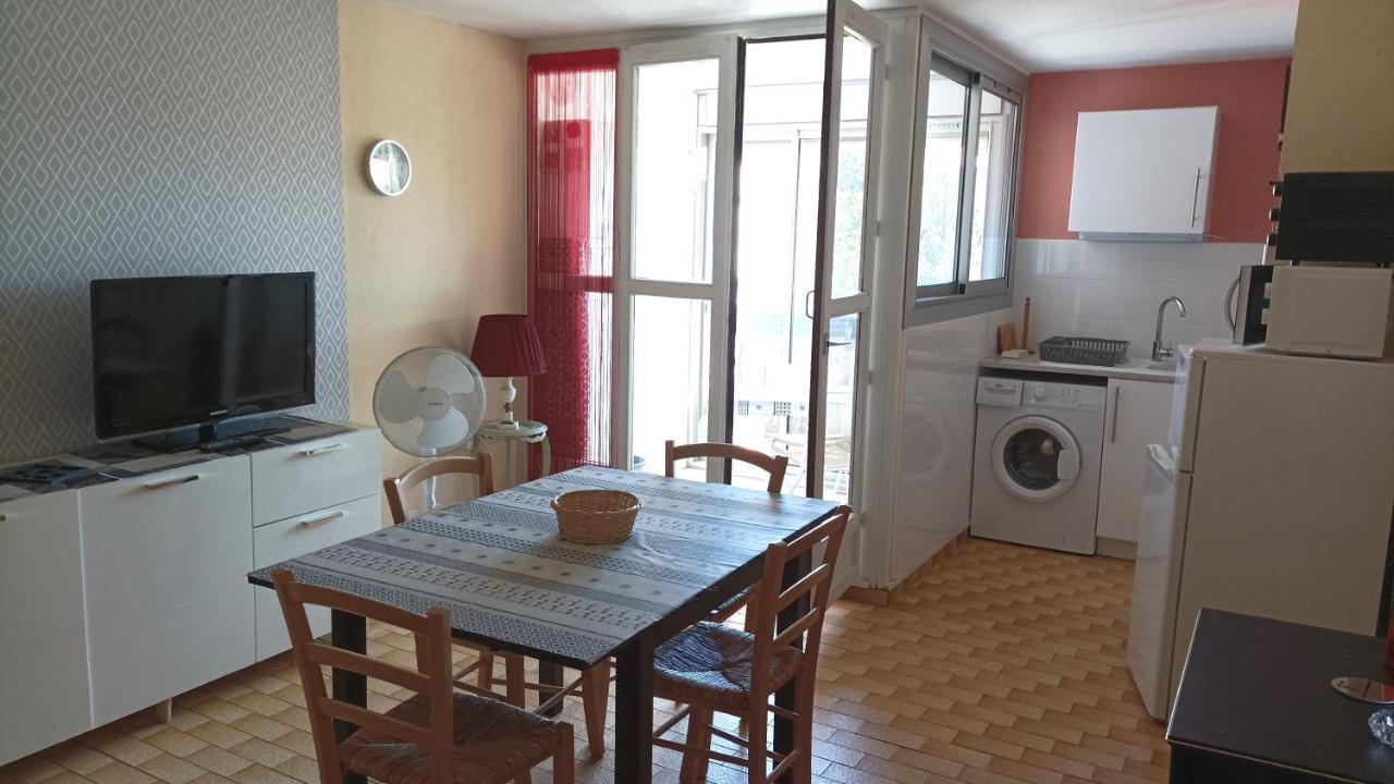 Lara 1 - Grand T2 Loggia Sans Vis-A-Vis Parking - Pres Centre-Port, Ile Des Loisirs, Plage Richelieu Agde Luaran gambar