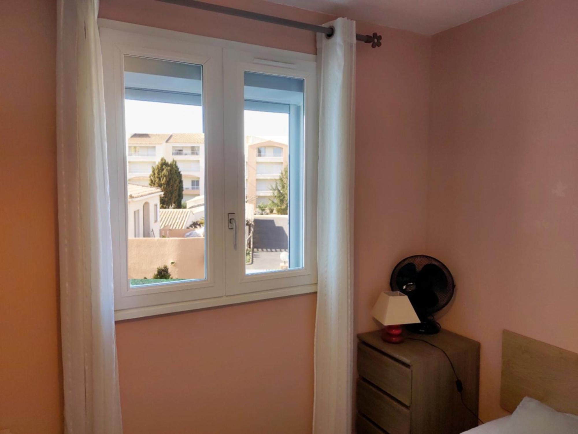 Lara 1 - Grand T2 Loggia Sans Vis-A-Vis Parking - Pres Centre-Port, Ile Des Loisirs, Plage Richelieu Agde Luaran gambar