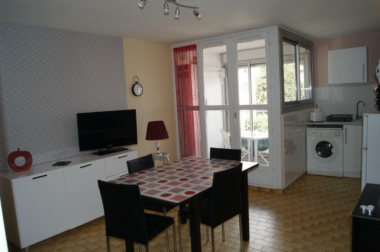 Lara 1 - Grand T2 Loggia Sans Vis-A-Vis Parking - Pres Centre-Port, Ile Des Loisirs, Plage Richelieu Agde Luaran gambar